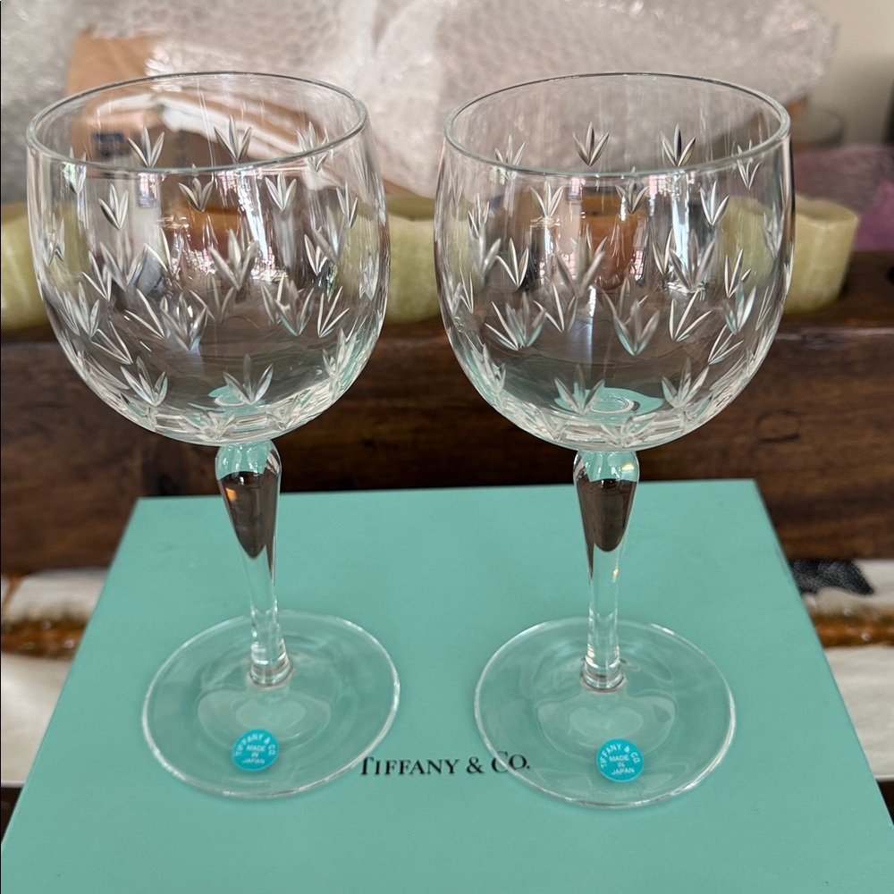 🌟🌟HOST PICK🌟🌟Stunning Glassware By “Tiffany” - Picture 3 of 7
